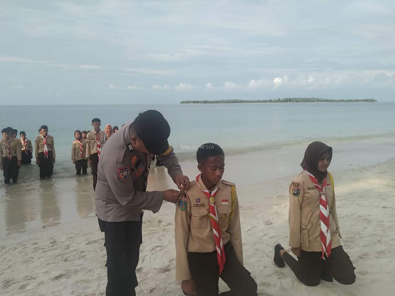 Polsek Bualemo Lantik Puluhan Anggota Saka Bhayangkara Ranting