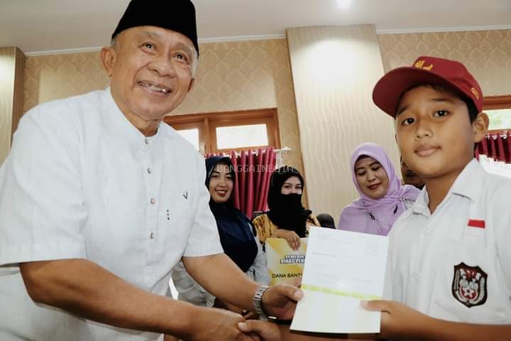 Berkah Akhir Tahun 1000 Lebih Siswa di Banggai Dapat Bantuan 