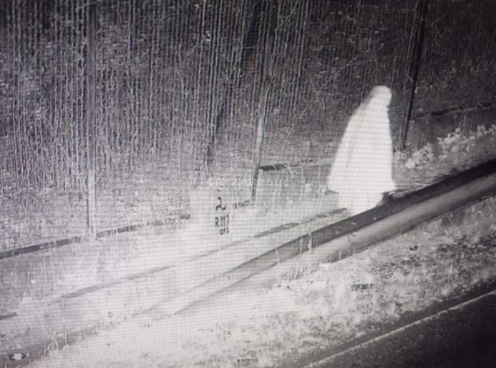 Misteri Hantu Mukenah di CCTV Jalan Lingkar Terungkap